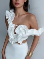 Top court à épaule asymétrique