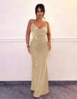 Robe dos nu à bretelles et paillettes