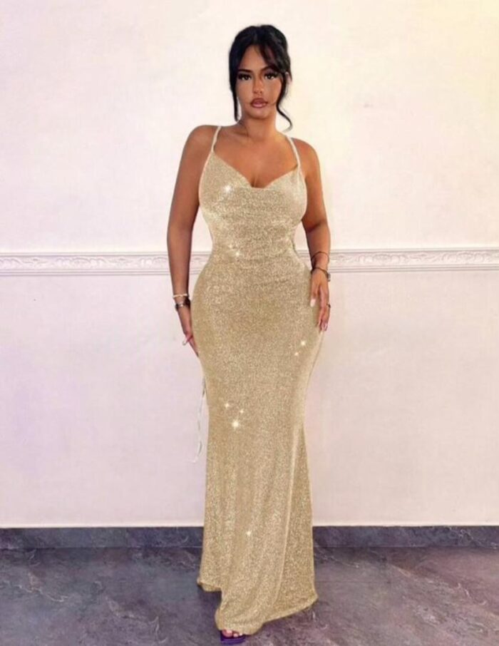 Robe dos nu à bretelles et paillettes – Image 1