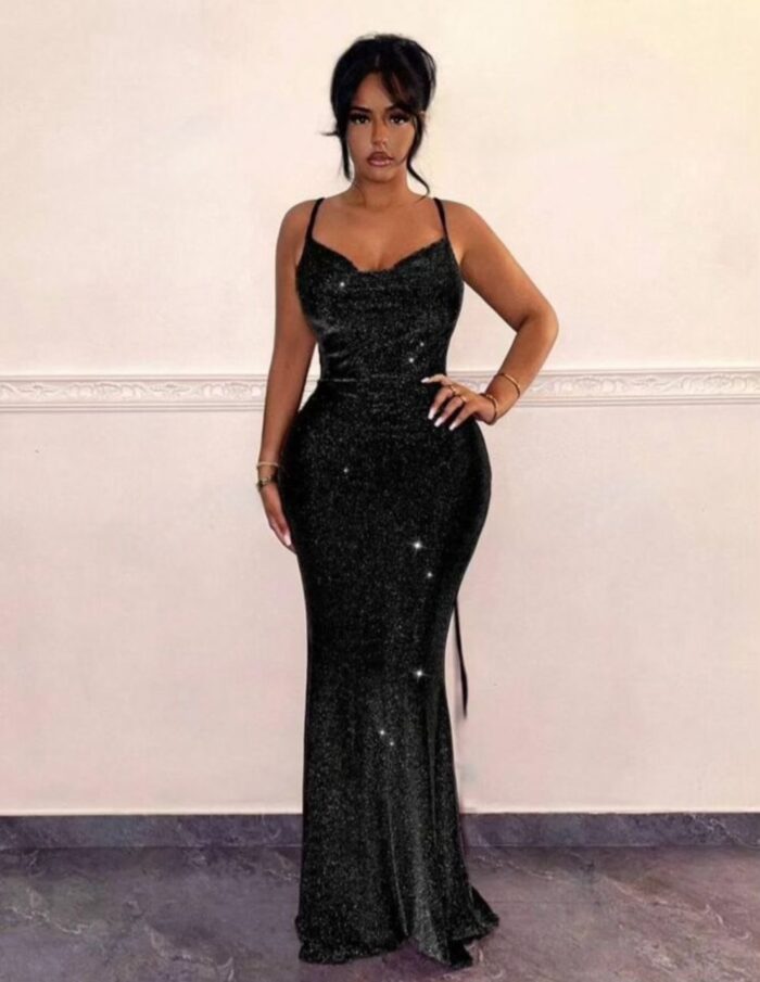 Robe dos nu à bretelles et paillettes – Image 3