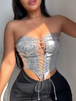 Top court argenté à lacets