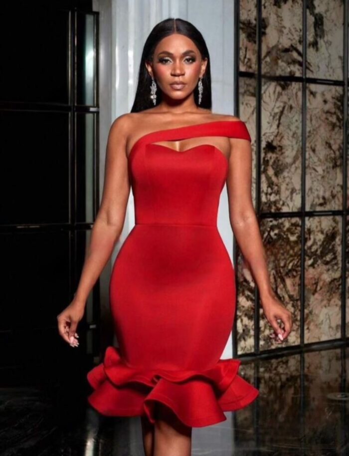 Robe de soirée avec volant – Image 1