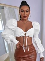 Hauts crop avec manches longues et nœud devant