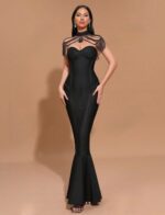 Robe longue avec collier de perles – Image 3